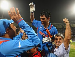 Mahendra-Singh-Dhoni-At-India-vs-Sri-Lanka-World-Cup-Final-Pics-7.jpeg